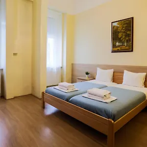  Affittacamere East Private